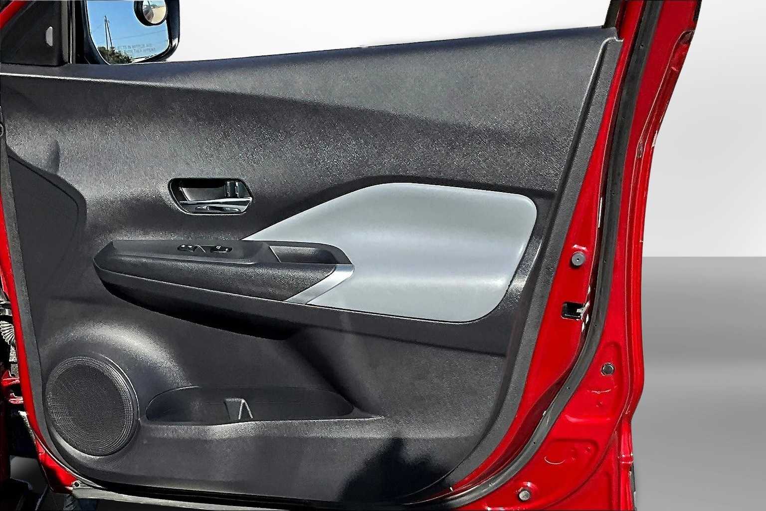 Thumbnail: 2023 Nissan Kicks - 18
