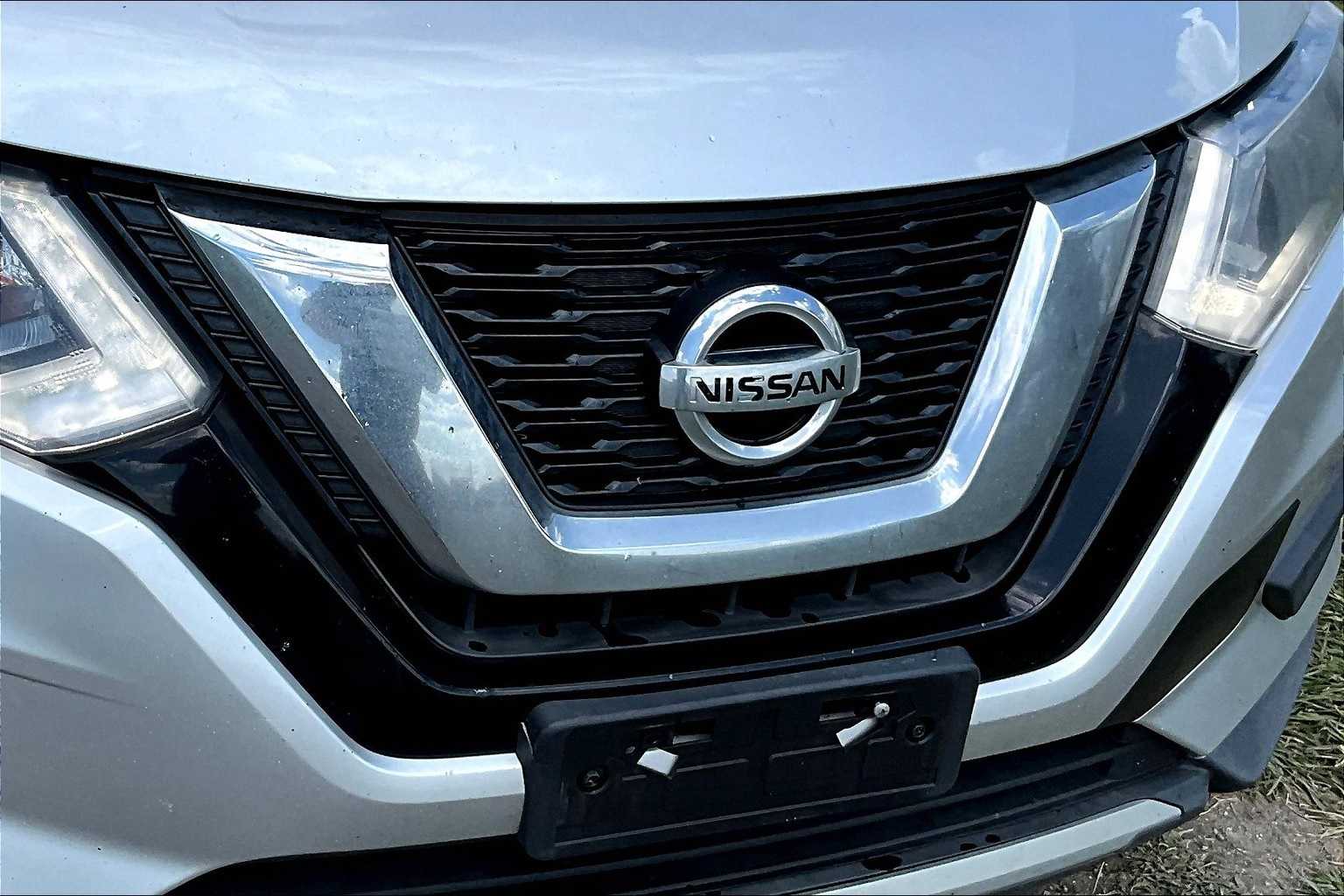 Thumbnail: 2017 Nissan Rogue - 25