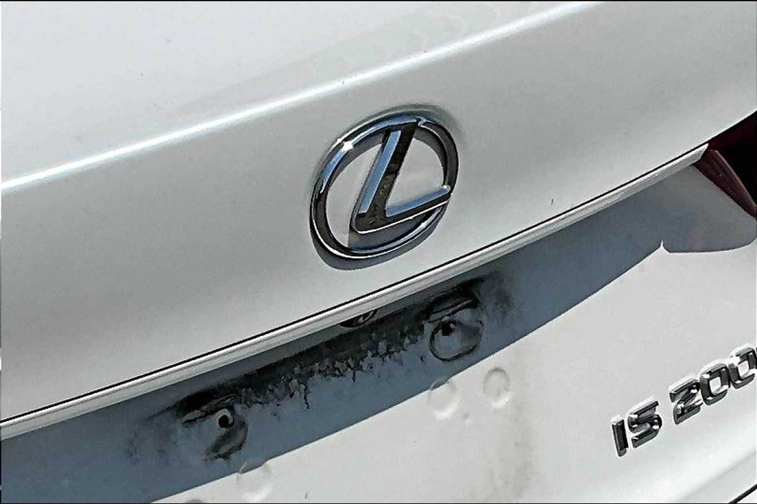 Thumbnail: 2016 Lexus IS - 30