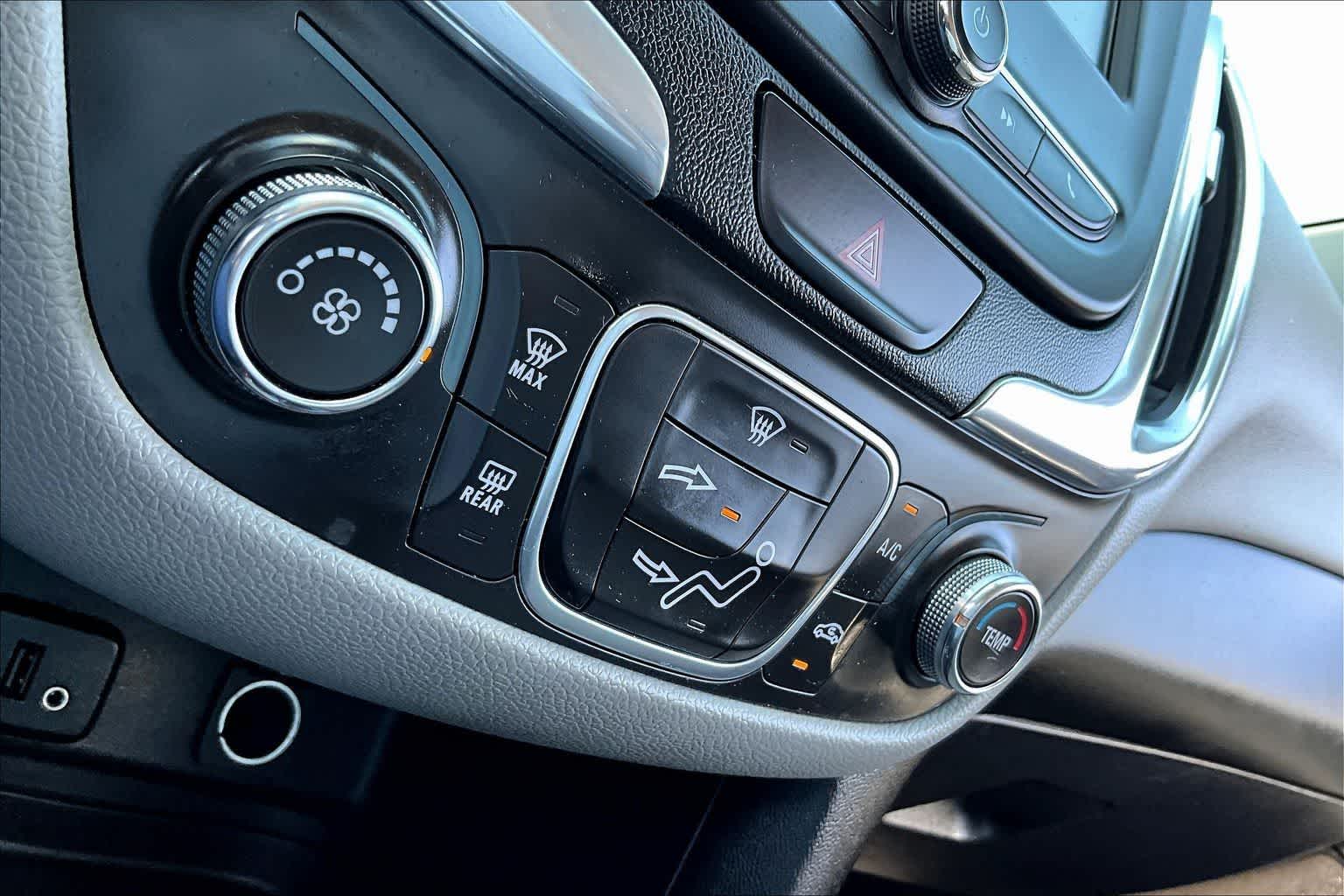 Thumbnail: 2018 Chevrolet Equinox - 23