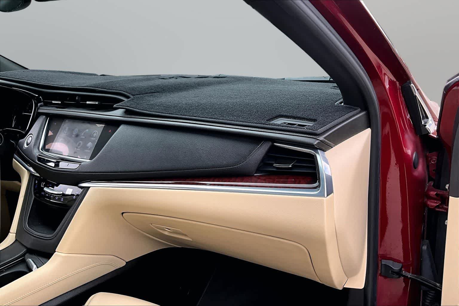 Thumbnail: 2018 Cadillac XT5 - 15