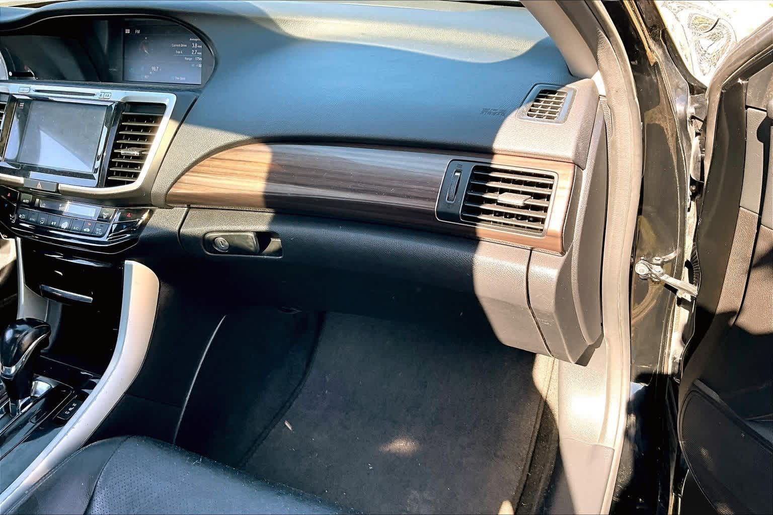 Thumbnail: 2017 Honda Accord - 14