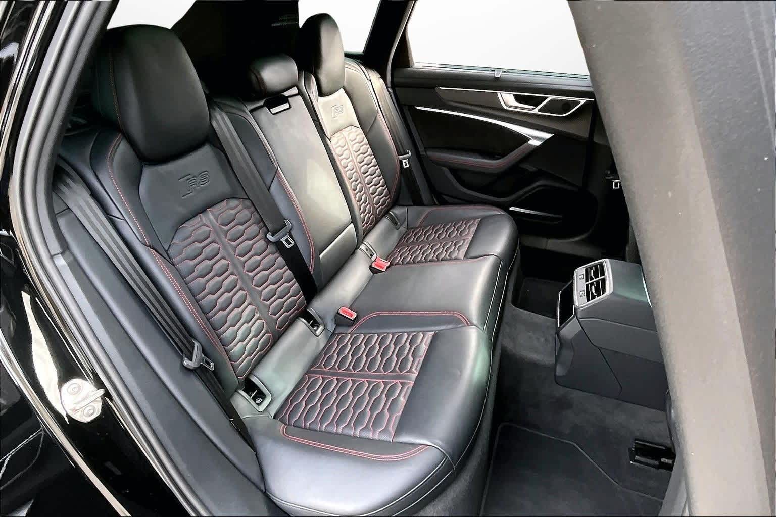 Thumbnail: 2021 Audi RS 6 - 27