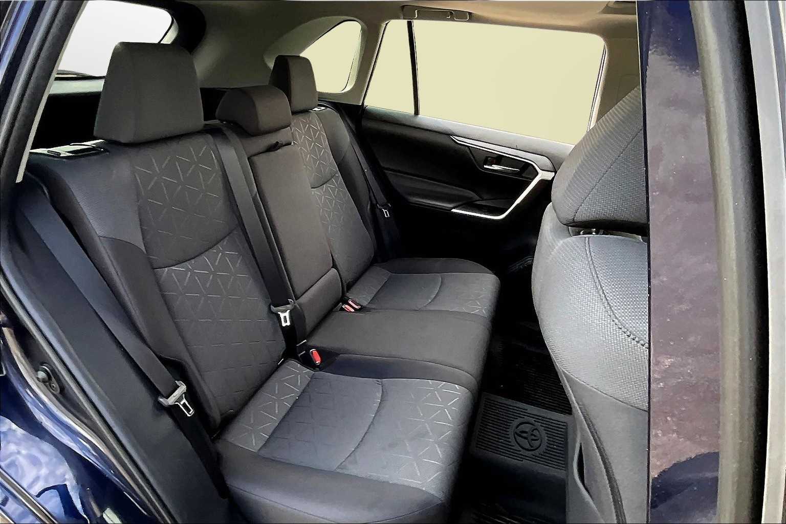 Thumbnail: 2020 Toyota RAV4 - 27