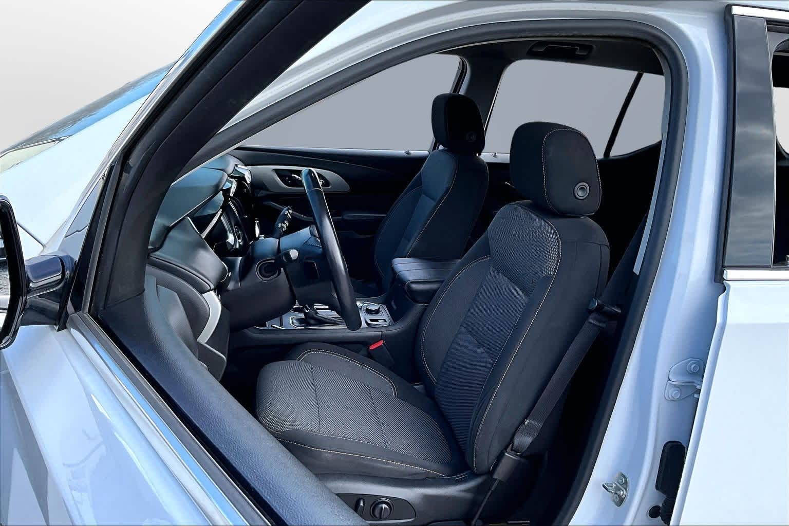 Thumbnail: 2018 Chevrolet Traverse - 23