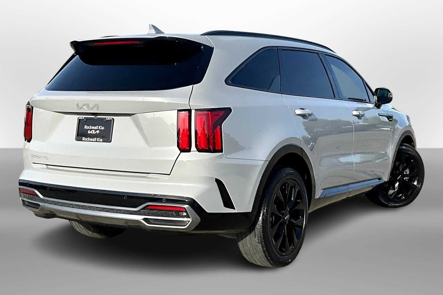 Thumbnail: 2023 Kia Sorento - 2