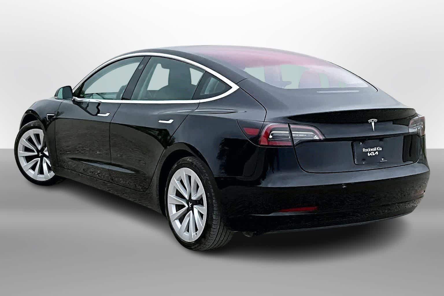 Thumbnail: 2018 Tesla Model 3 - 11