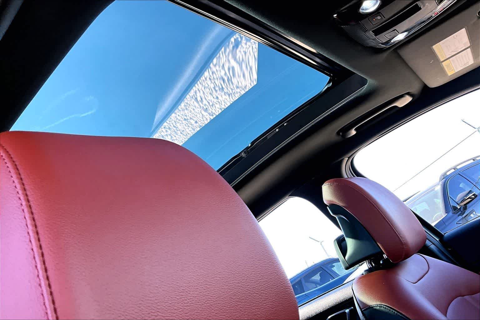 Thumbnail: 2023 Kia Sportage - 16