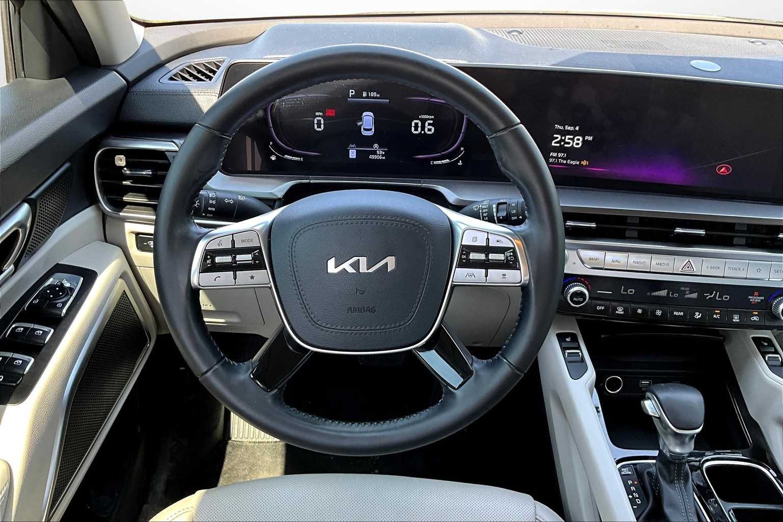 Thumbnail: 2023 Kia Telluride - 4