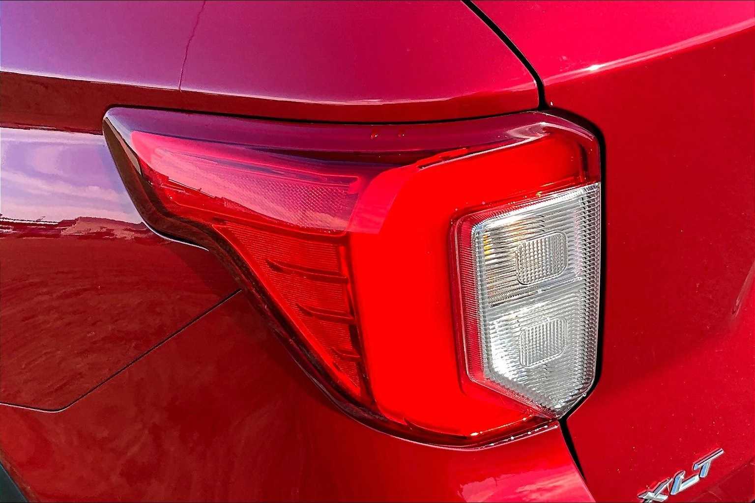 Thumbnail: 2021 Ford Explorer - 31