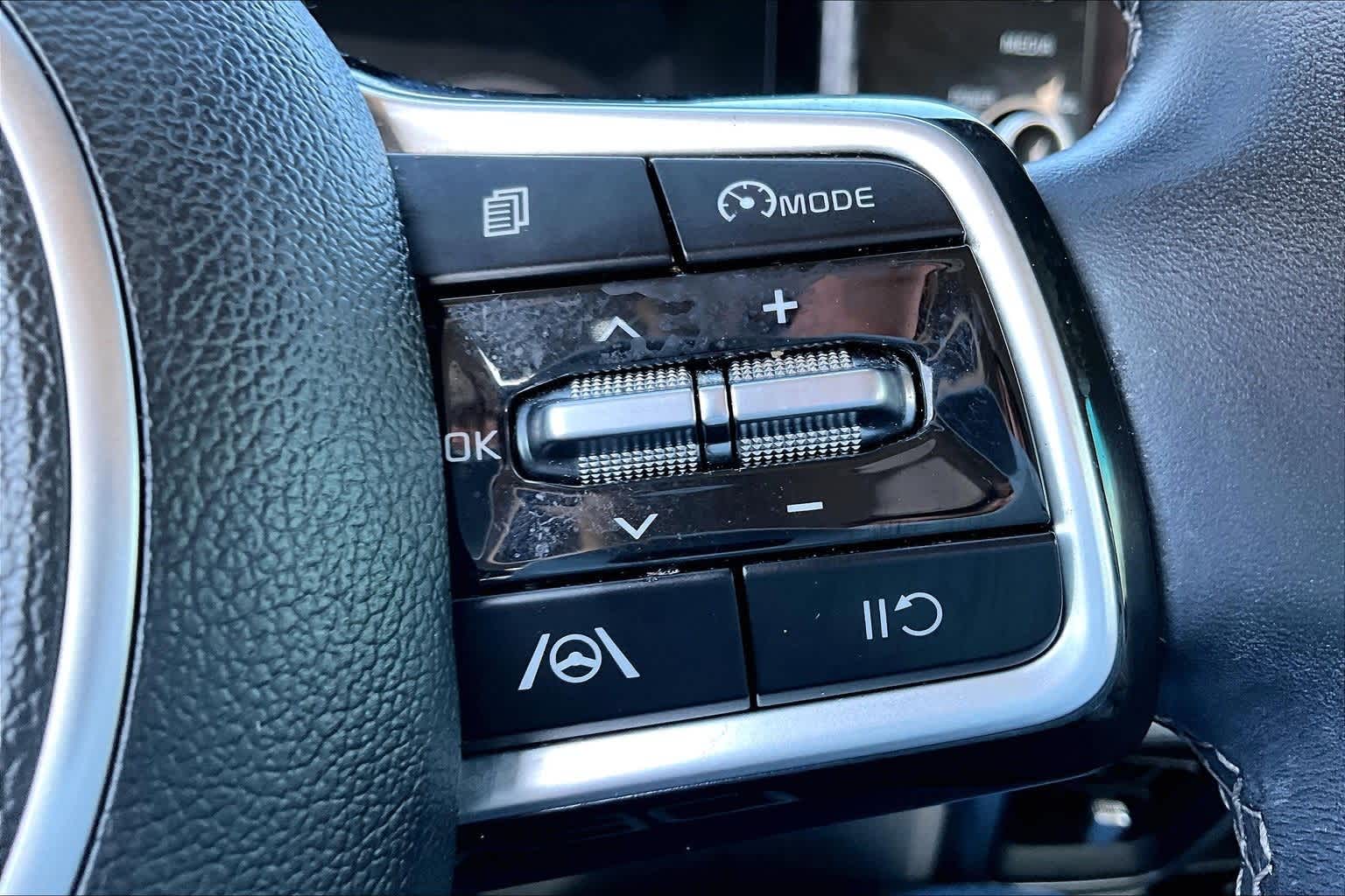 Thumbnail: 2022 Kia Sorento - 18