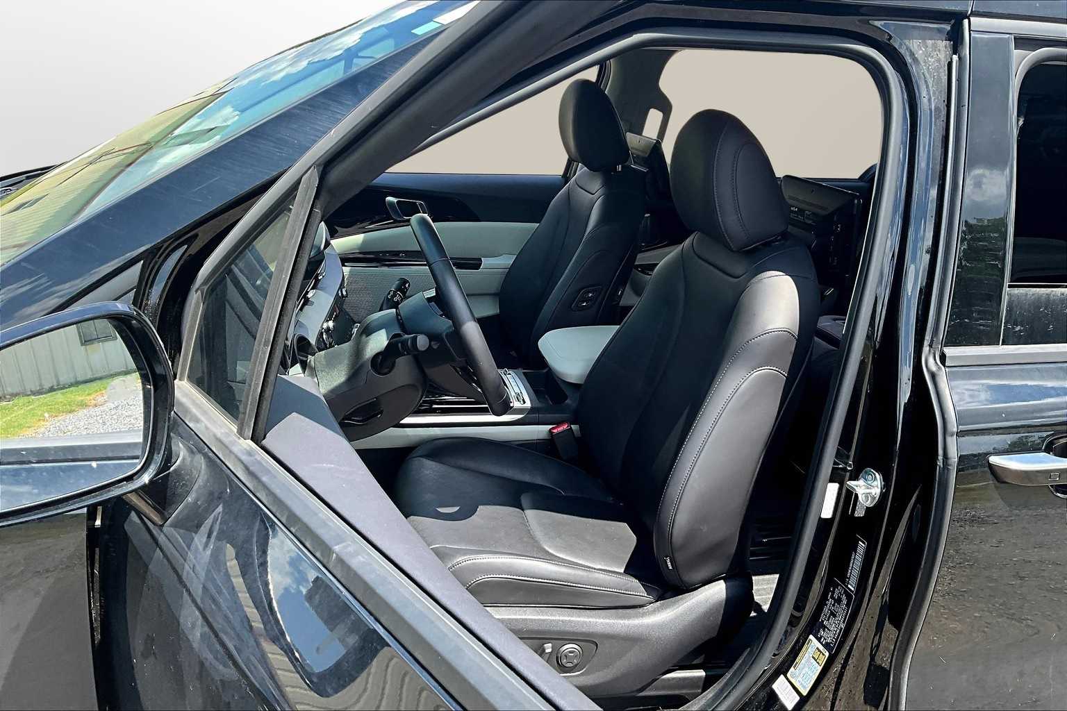 Thumbnail: 2024 Kia Carnival - 24