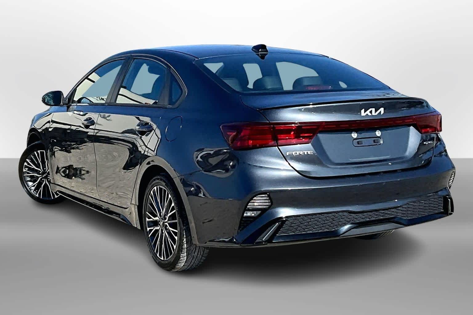 Thumbnail: 2022 Kia Forte - 10