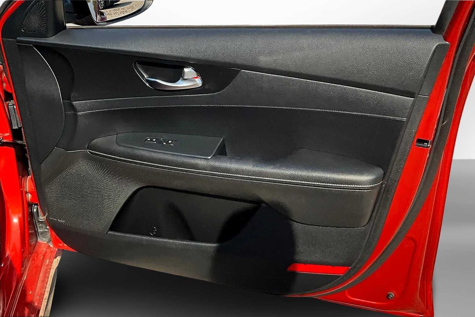 Thumbnail: 2020 Kia Forte - 18