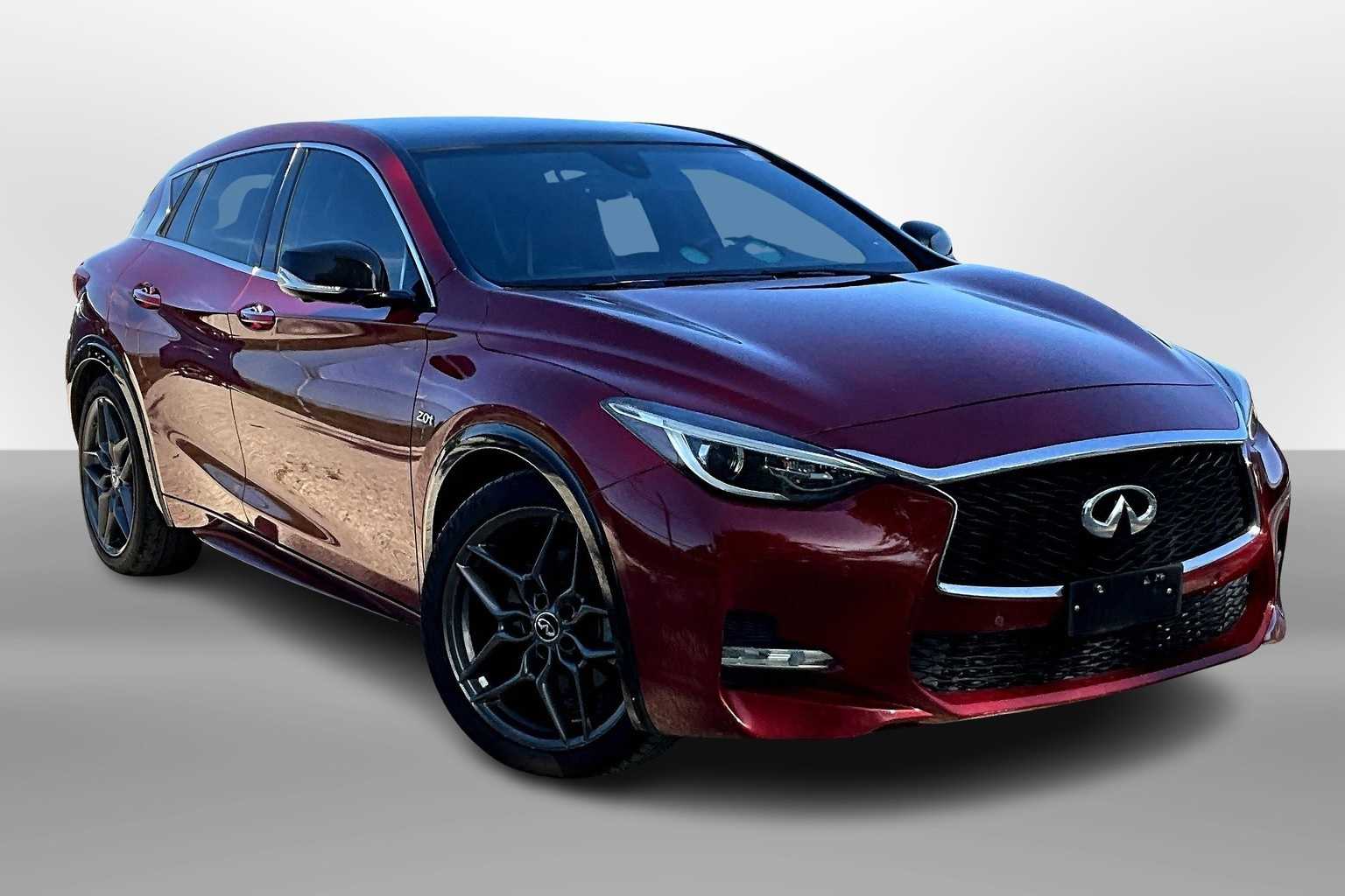 Thumbnail: 2017 INFINITI QX30 - 10