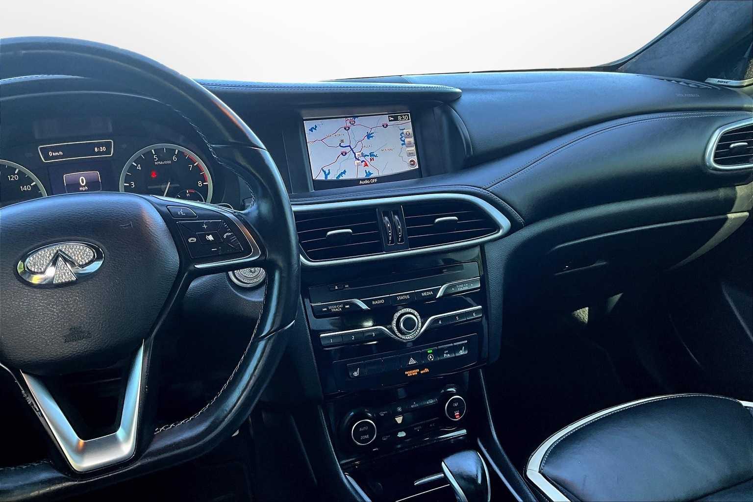 Thumbnail: 2017 INFINITI QX30 - 6