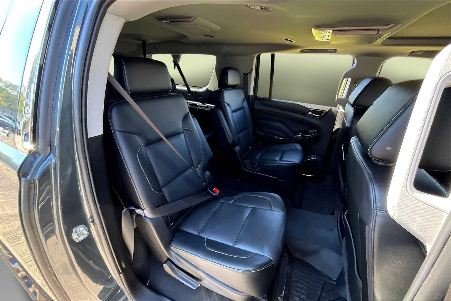 Thumbnail: 2020 GMC Yukon XL - 28