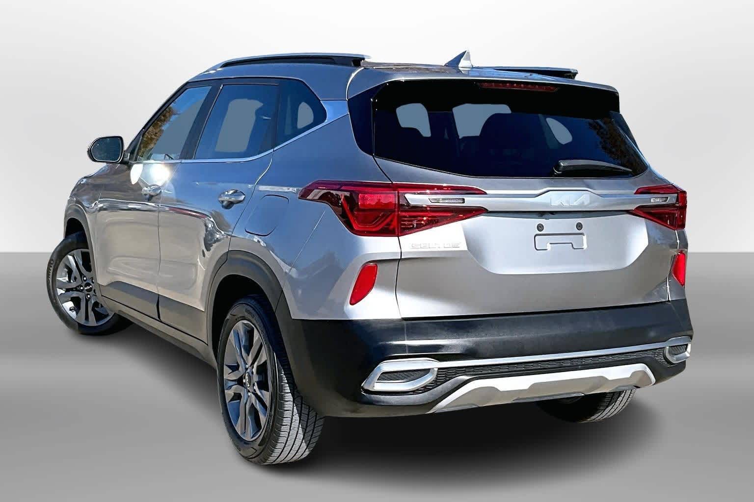 Thumbnail: 2023 Kia Seltos - 11