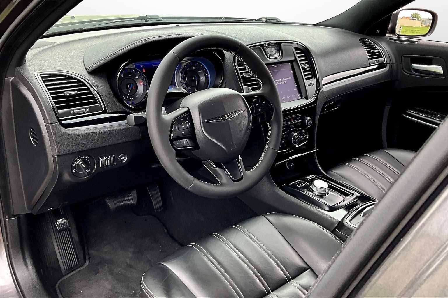 Thumbnail: 2023 Chrysler 300 - 12