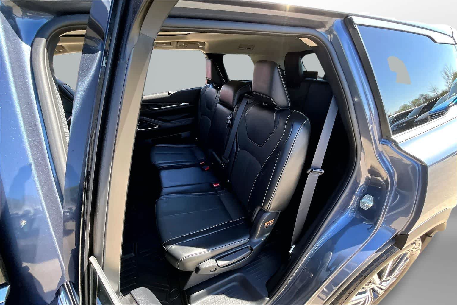 Thumbnail: 2022 INFINITI QX60 - 22