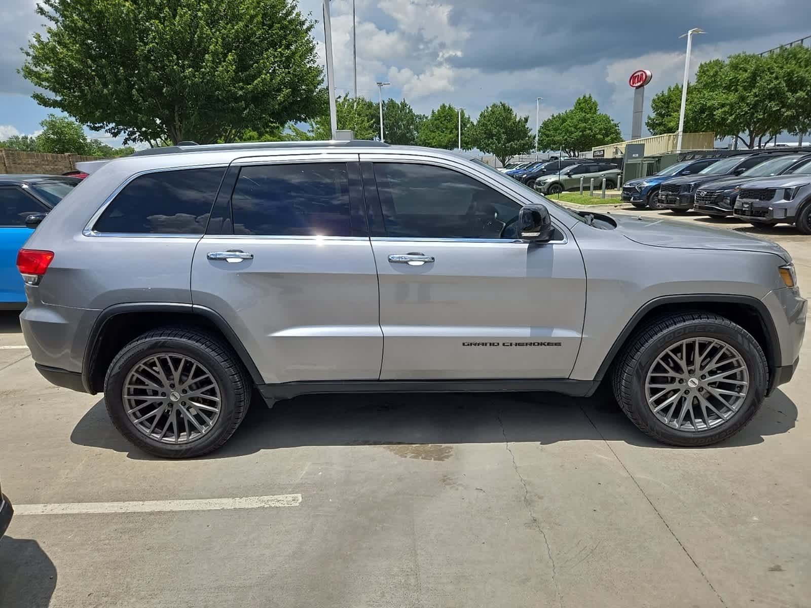 Thumbnail: 2015 Jeep Grand Cherokee - 4