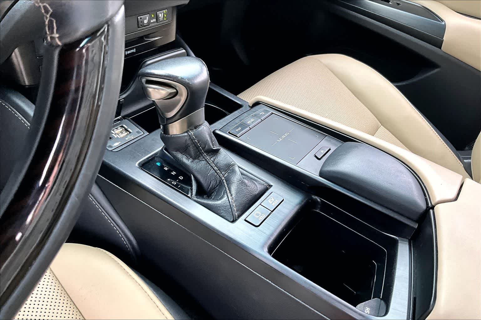 Thumbnail: 2021 Lexus ES - 13