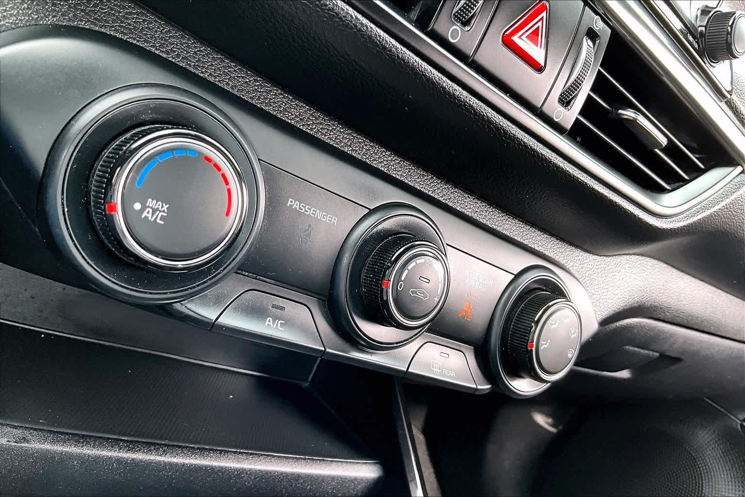 Thumbnail: 2021 Kia Forte - 22