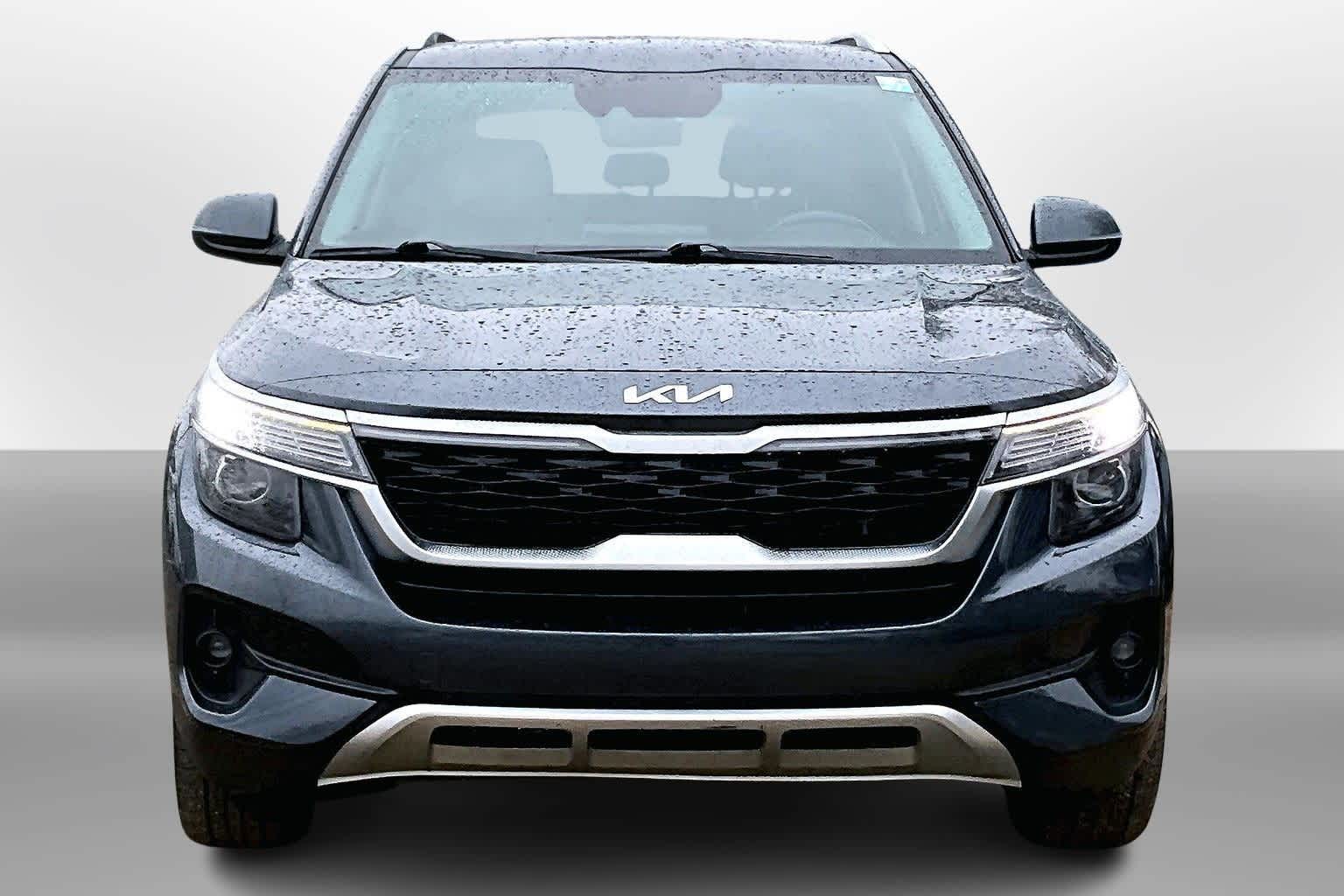 Thumbnail: 2023 Kia Seltos - 3