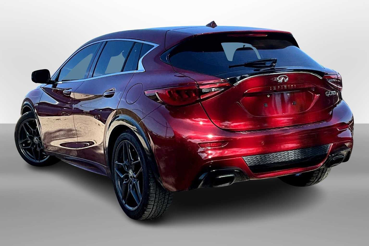 Thumbnail: 2017 INFINITI QX30 - 11