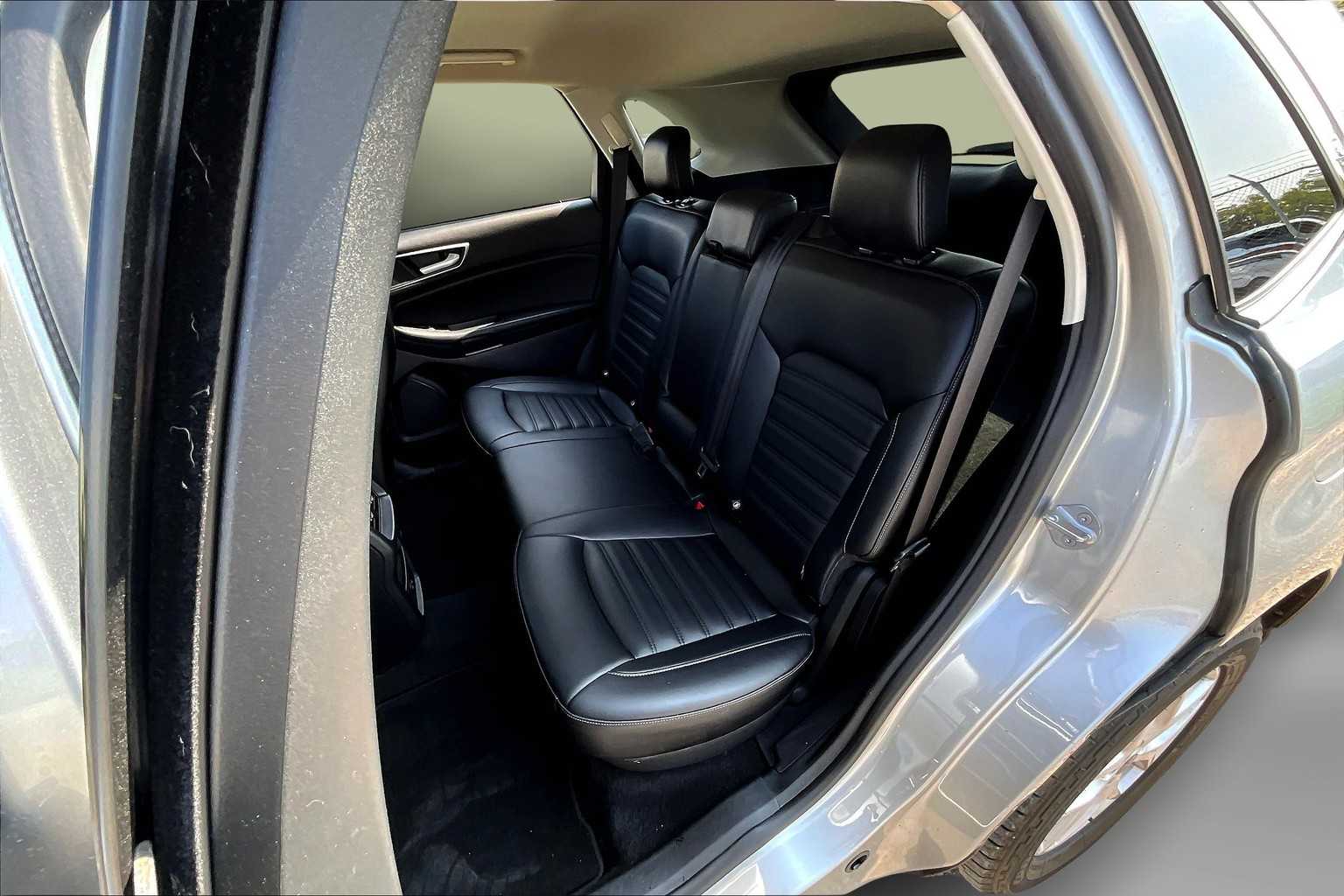 Thumbnail: 2022 Ford Edge - 26
