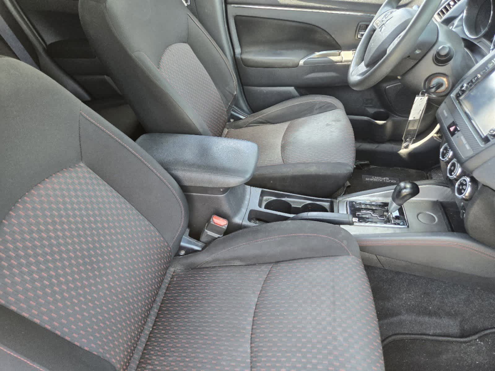 Thumbnail: 2019 Mitsubishi Outlander Sport - 14