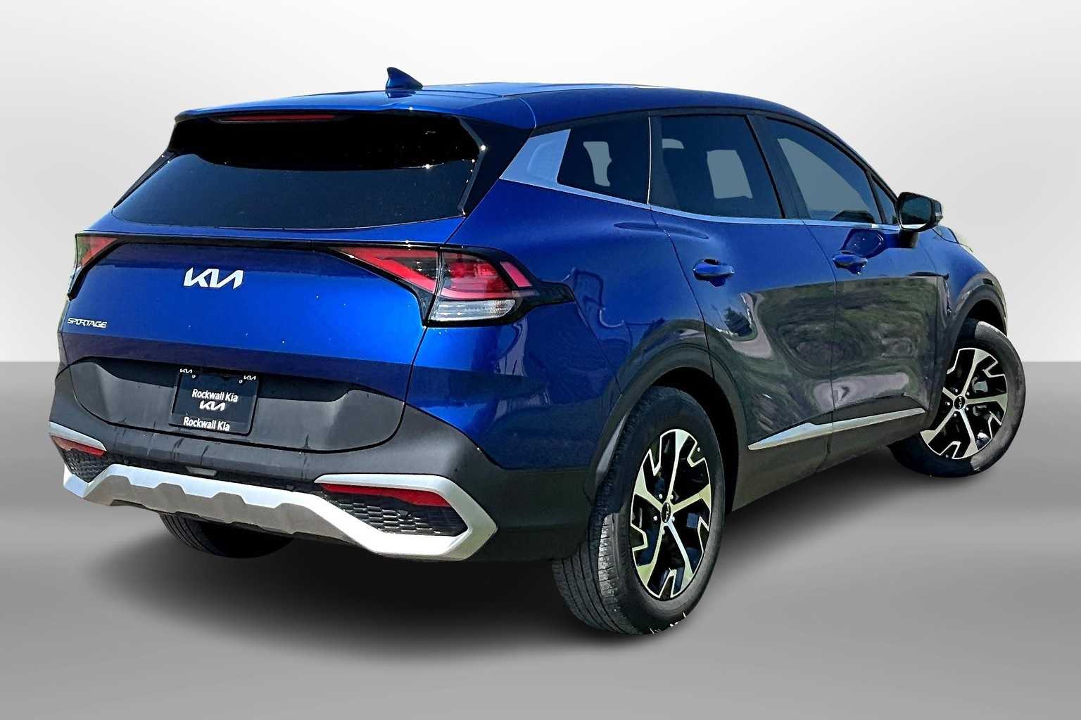 2024 Kia Sportage EX photo 2