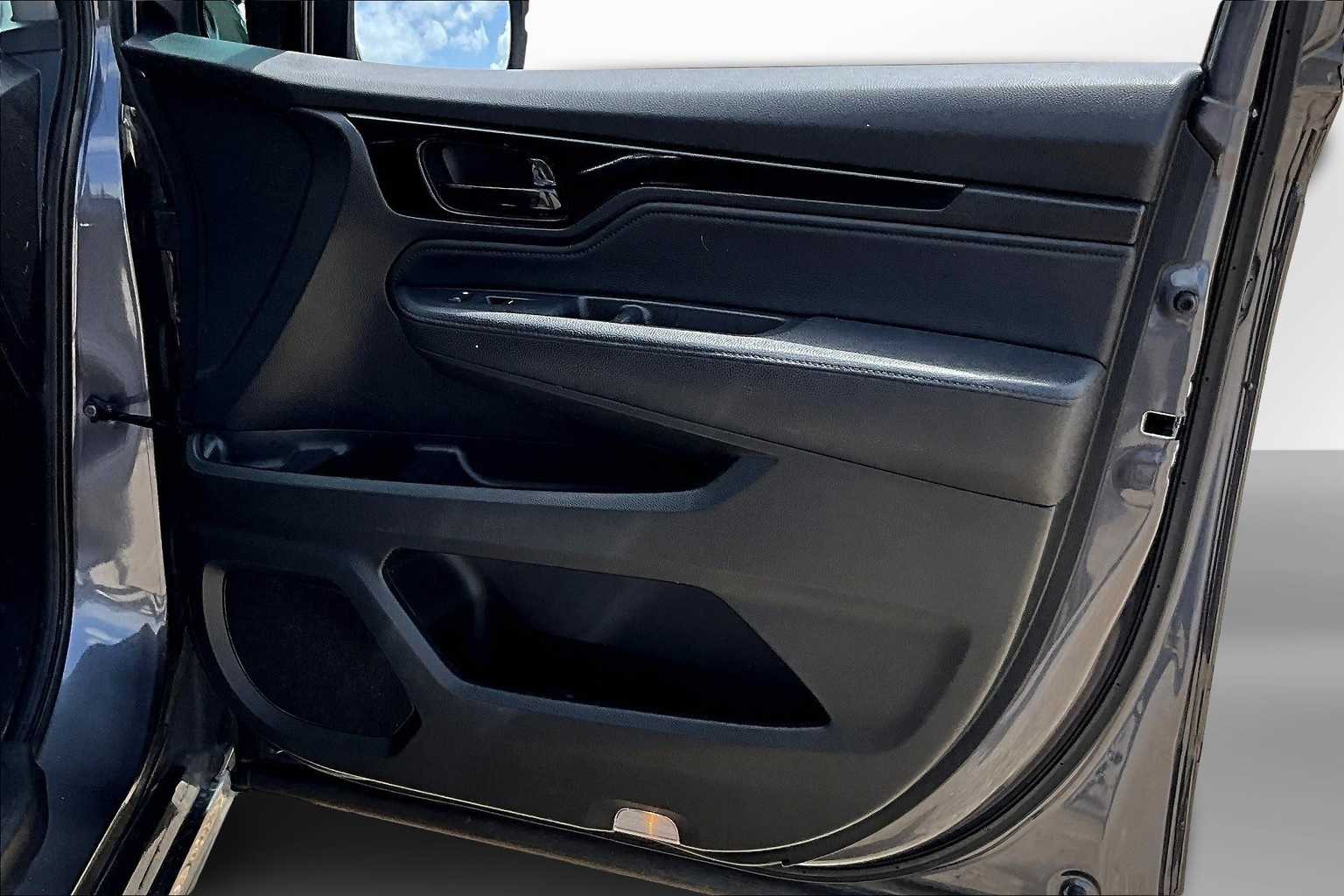 Thumbnail: 2023 Honda Odyssey - 18