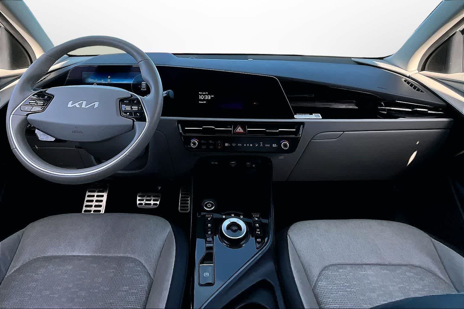 Thumbnail: 2023 Kia Niro - 14