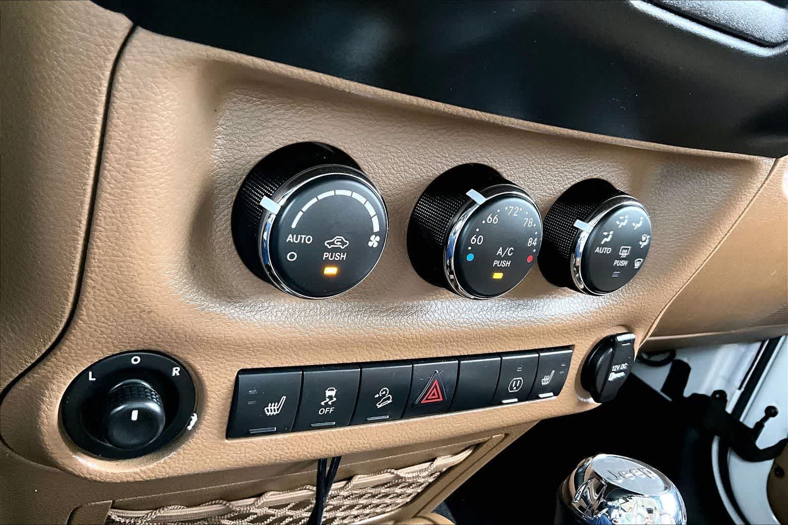 Thumbnail: 2018 Jeep Wrangler - 21