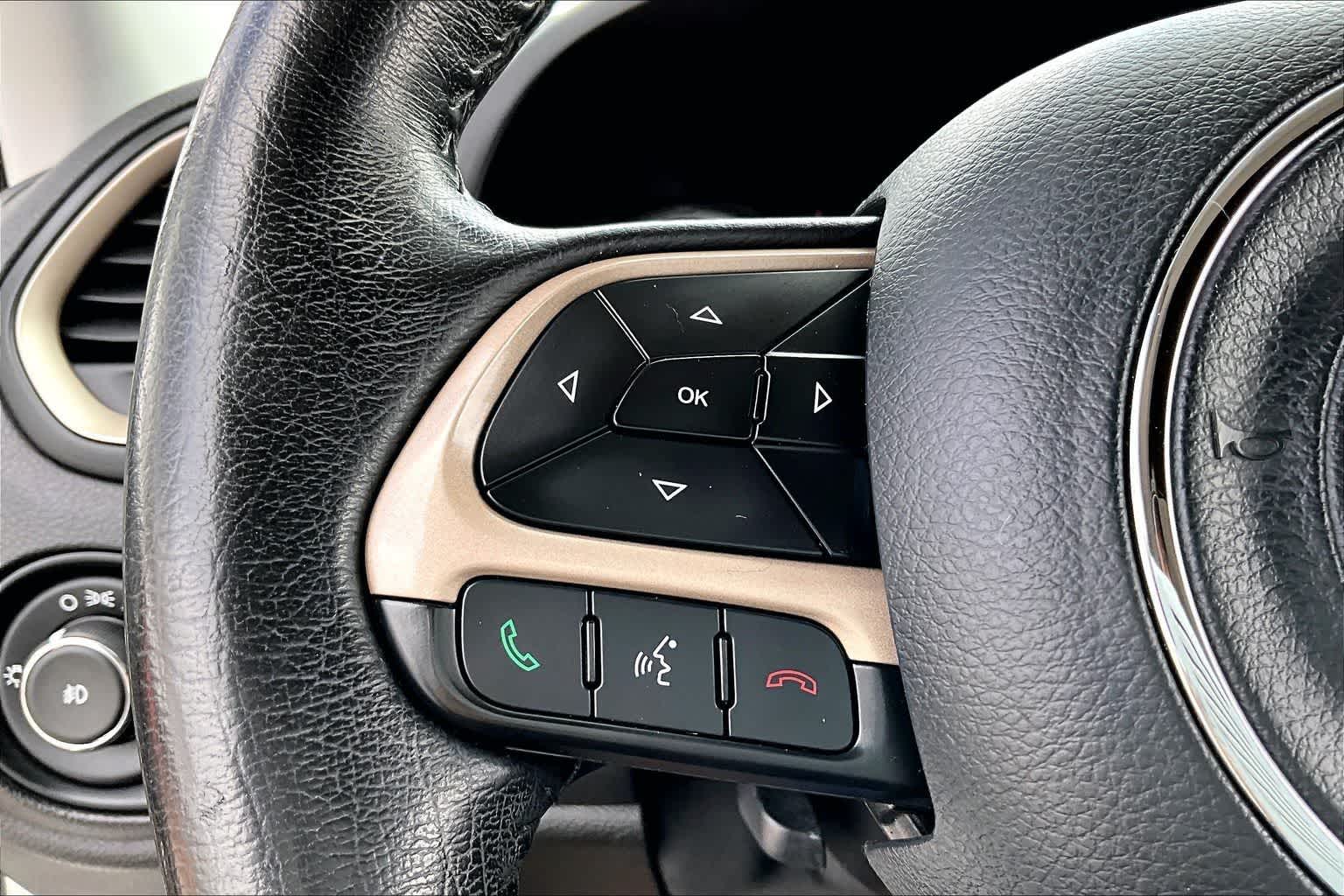 Thumbnail: 2017 Jeep Renegade - 14