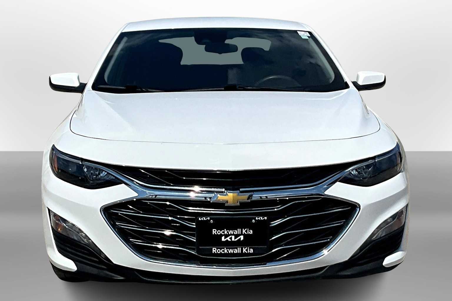 Thumbnail: 2023 Chevrolet Malibu - 3
