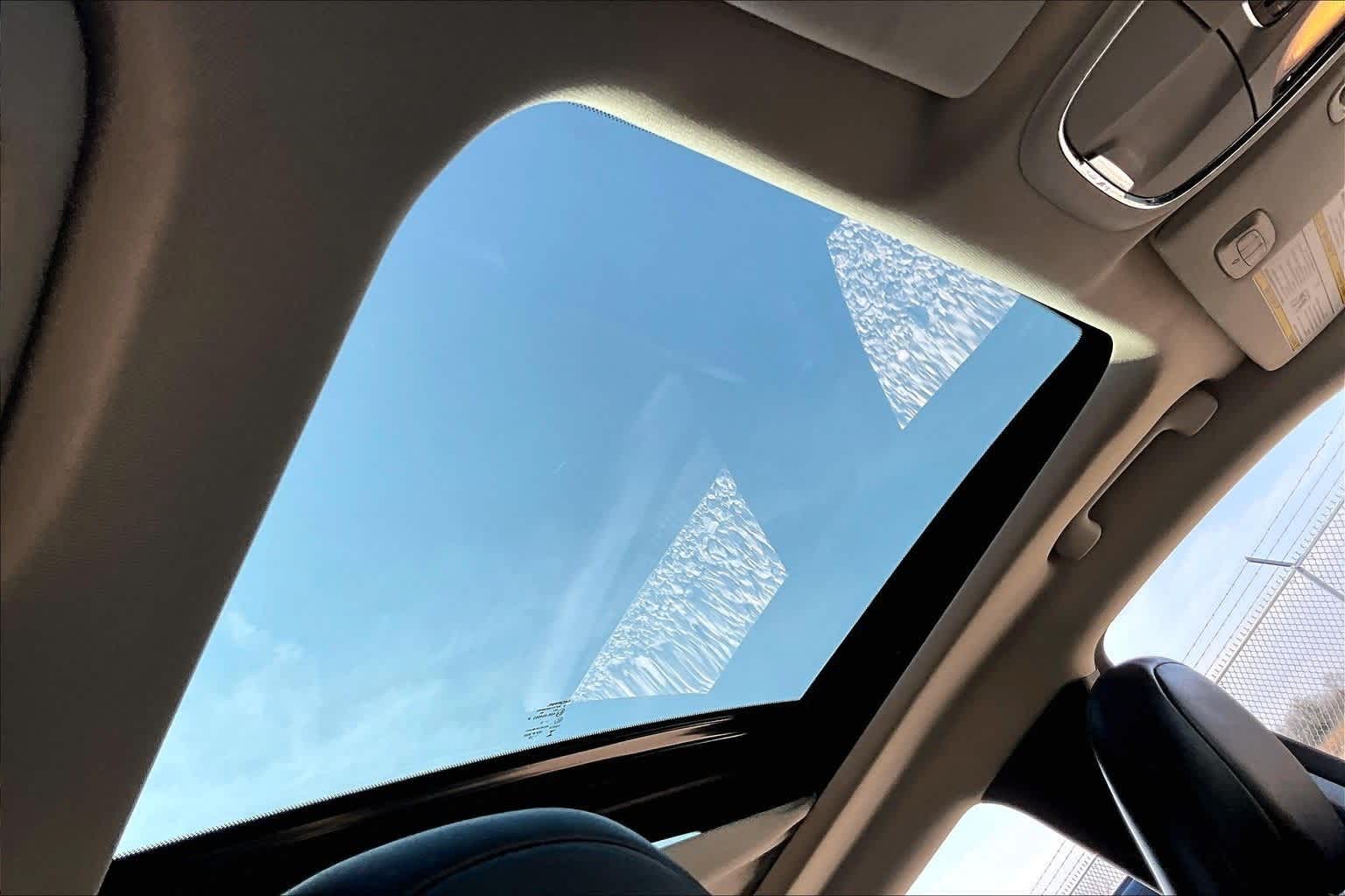 Thumbnail: 2016 Jeep Cherokee - 16