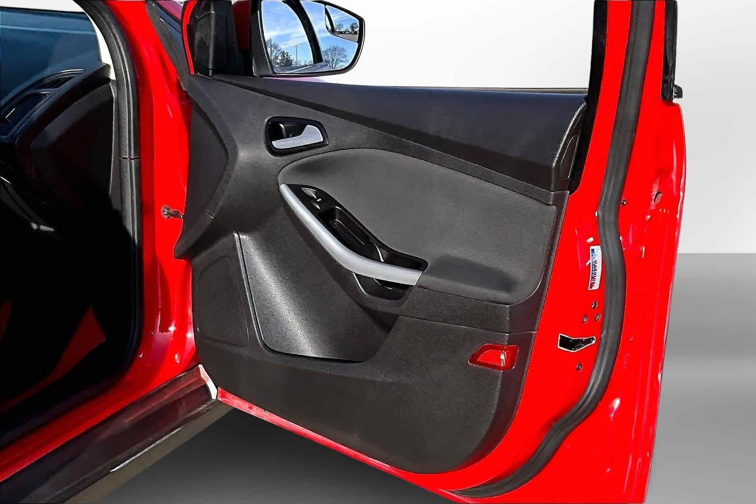 Thumbnail: 2014 Ford Focus - 18