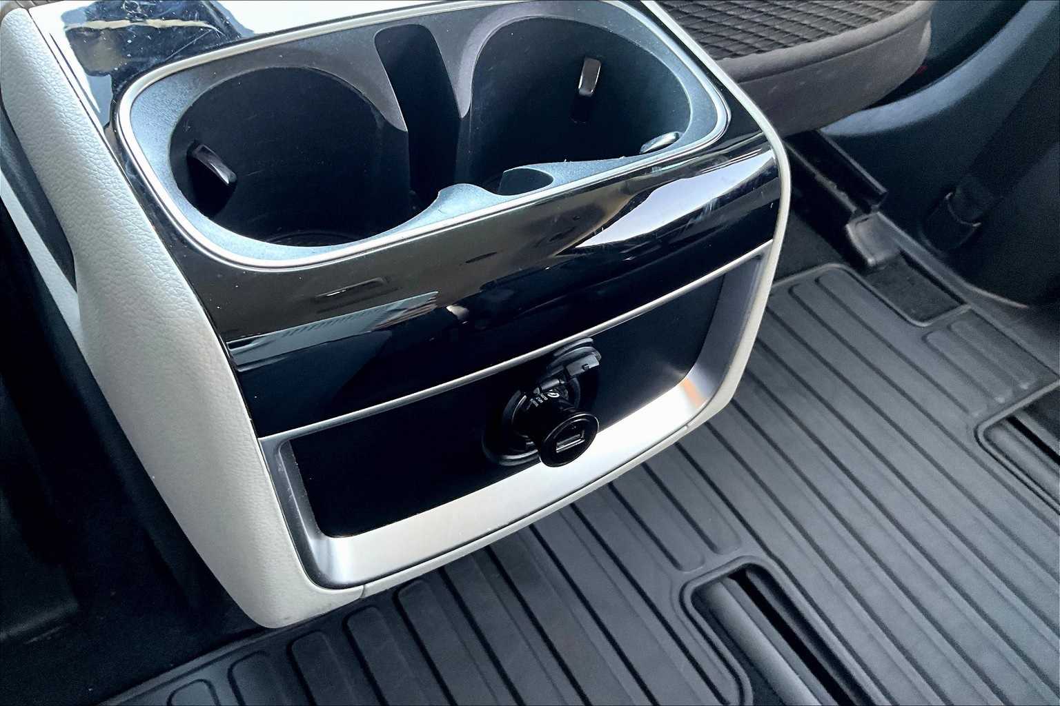 Thumbnail: 2024 Kia Carnival - 24