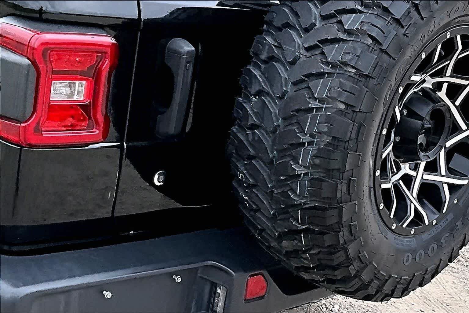 Thumbnail: 2019 Jeep Wrangler - 28