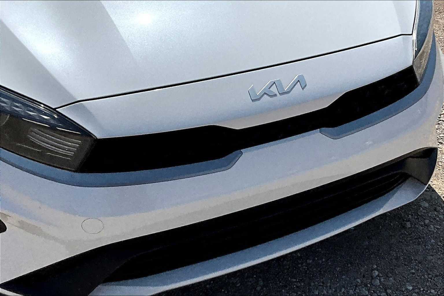 Thumbnail: 2022 Kia Forte - 28