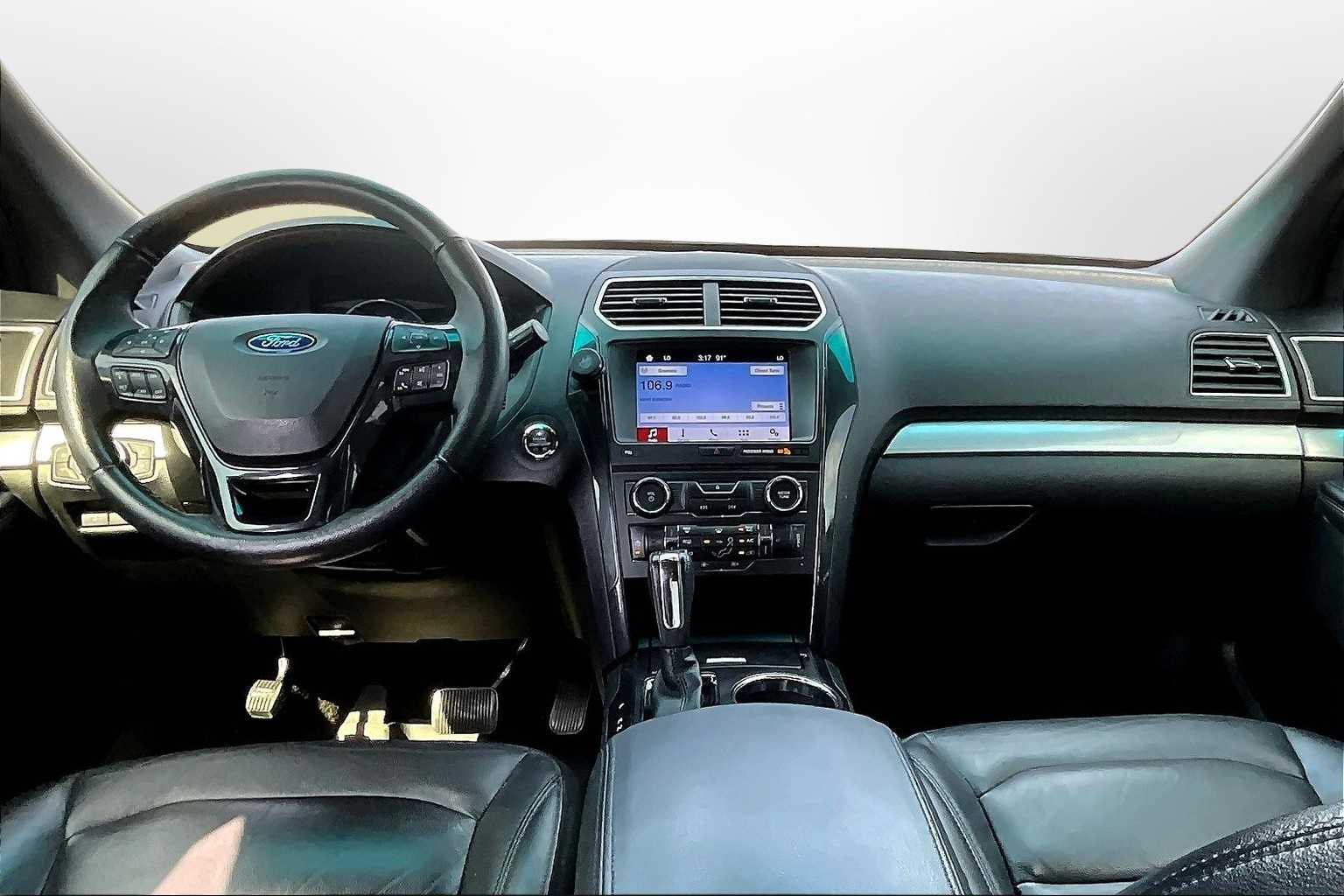 Thumbnail: 2017 Ford Explorer - 14