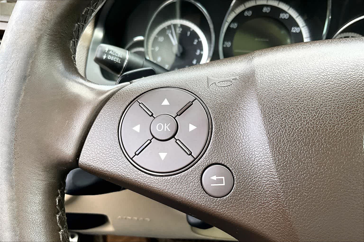 Thumbnail: 2010 Mercedes-Benz E-Class - 14
