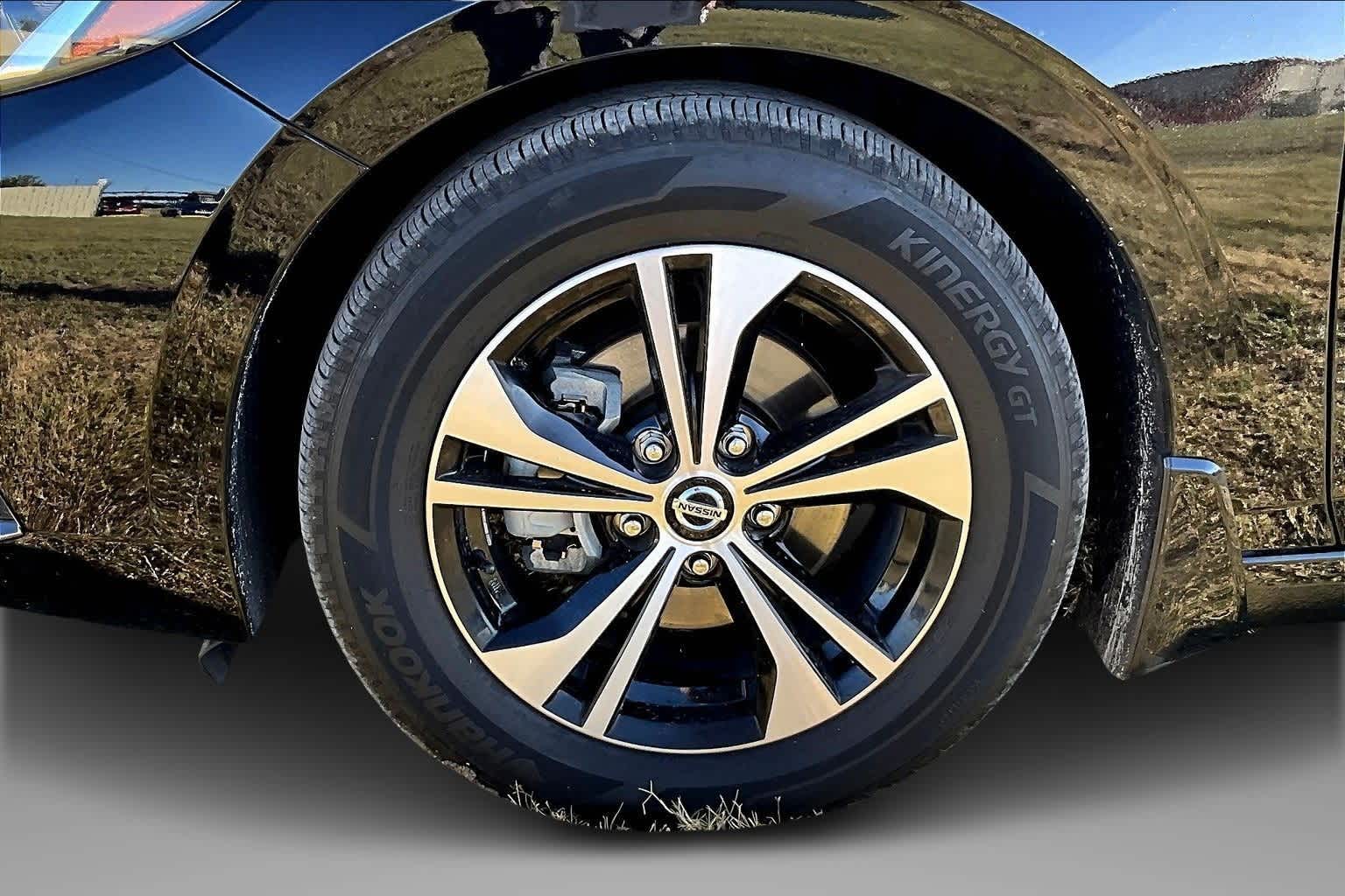 Thumbnail: 2022 Nissan Sentra - 8