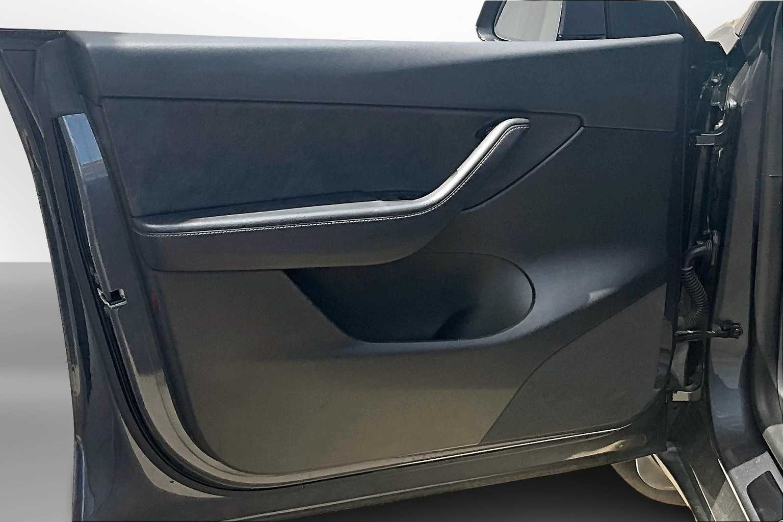 Thumbnail: 2022 Tesla Model Y - 17