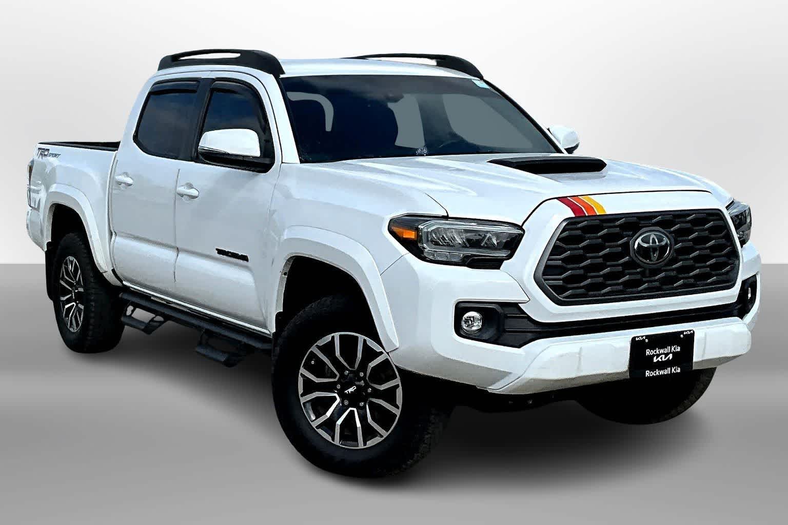 Thumbnail: 2020 Toyota Tacoma - 10