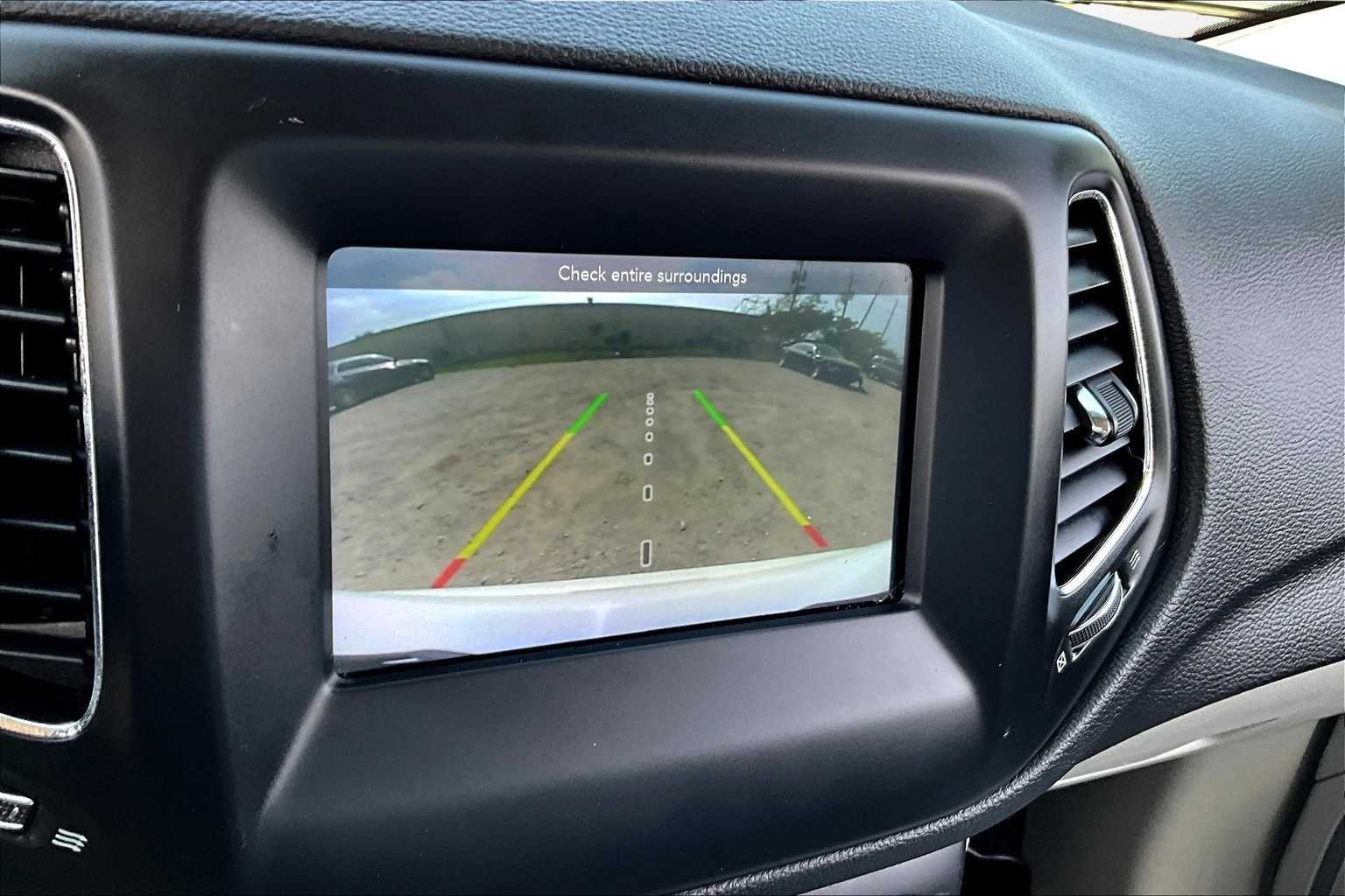Thumbnail: 2020 Jeep Compass - 22