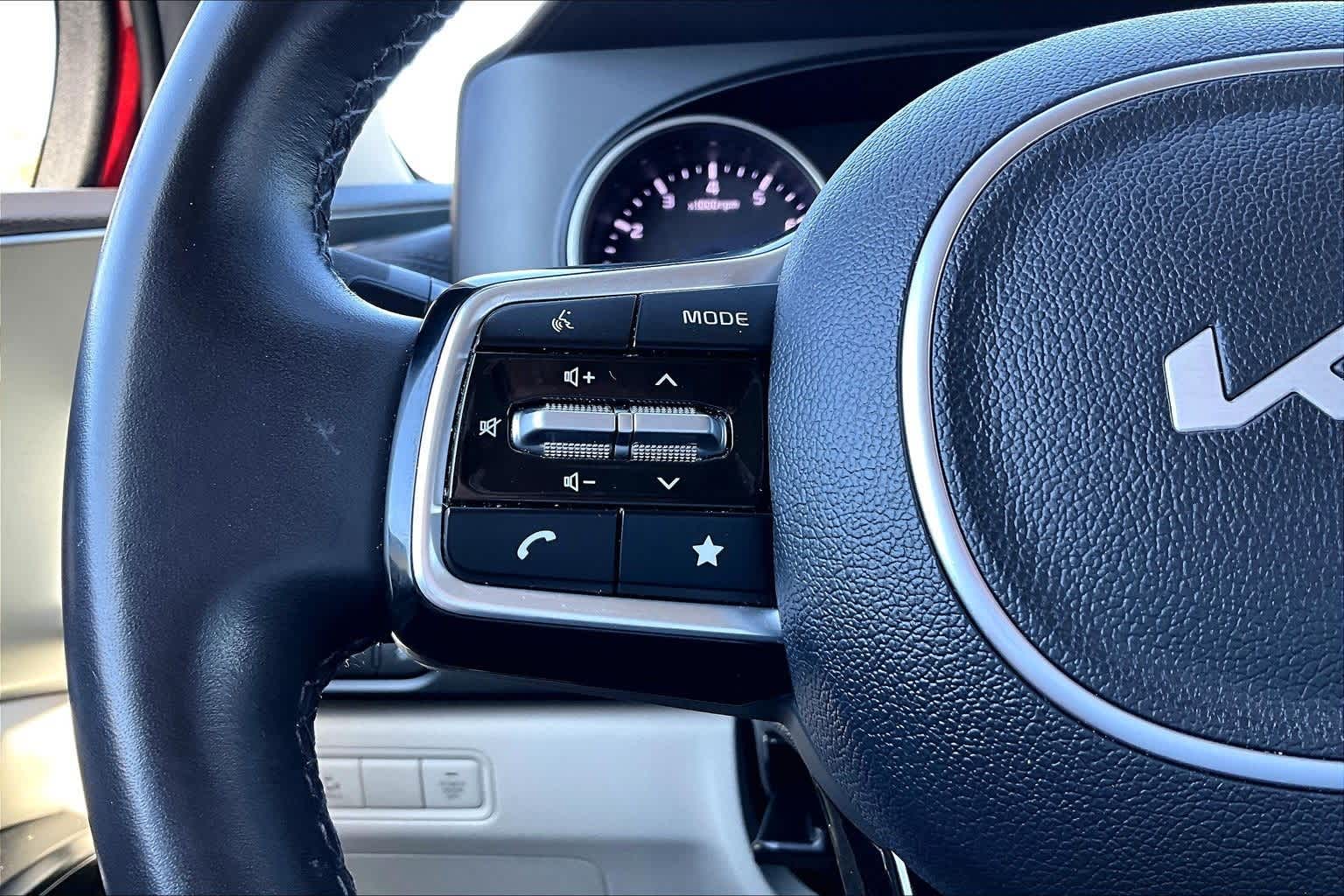 Thumbnail: 2024 Kia Carnival - 19