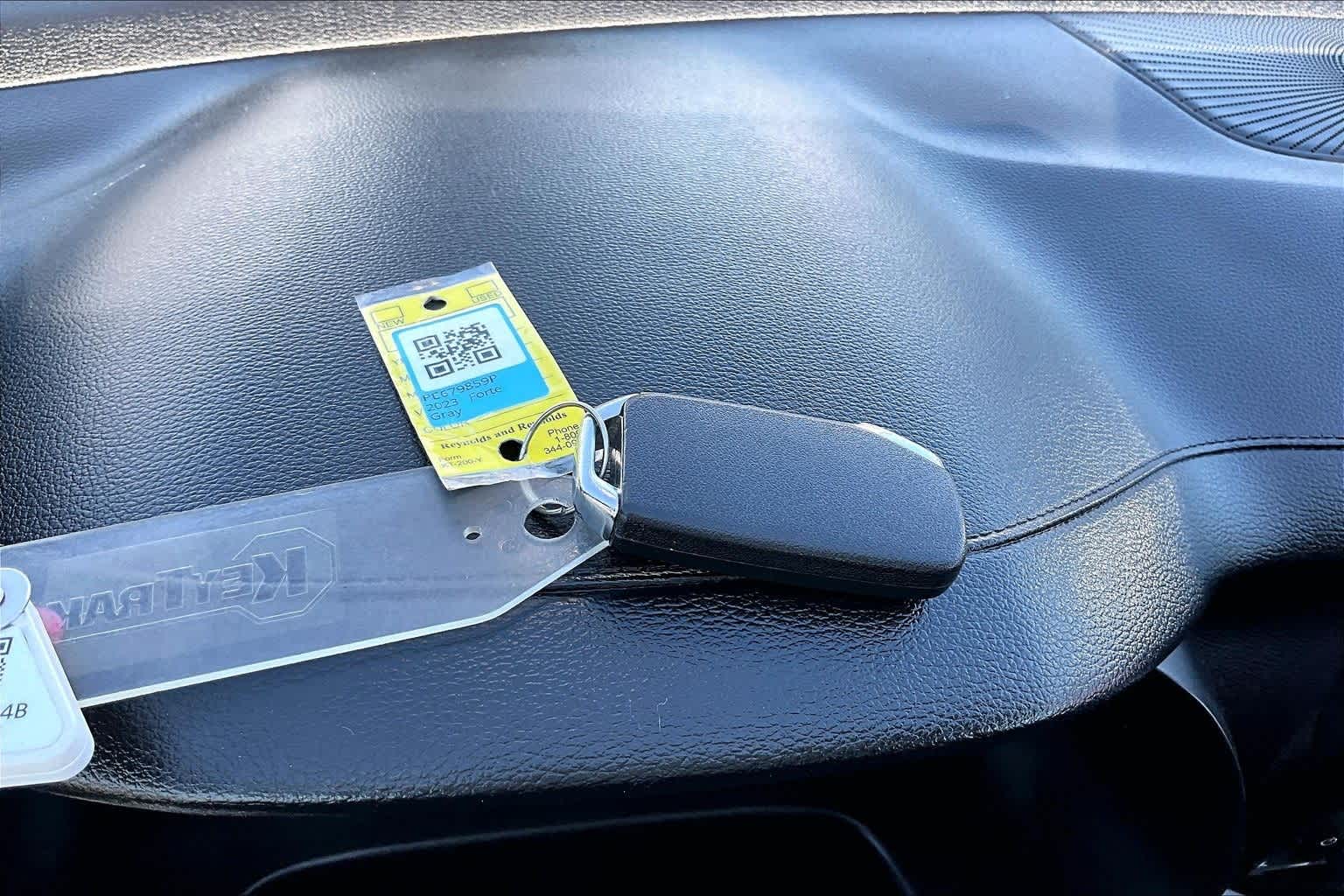 Thumbnail: 2023 Kia Forte - 9